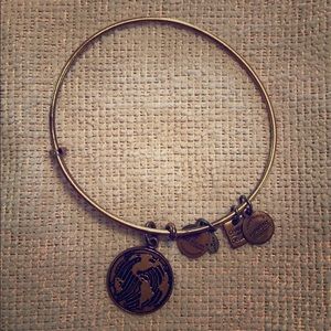 🍁 4/$20 Golden Globe Alex & Ani Bracelet
